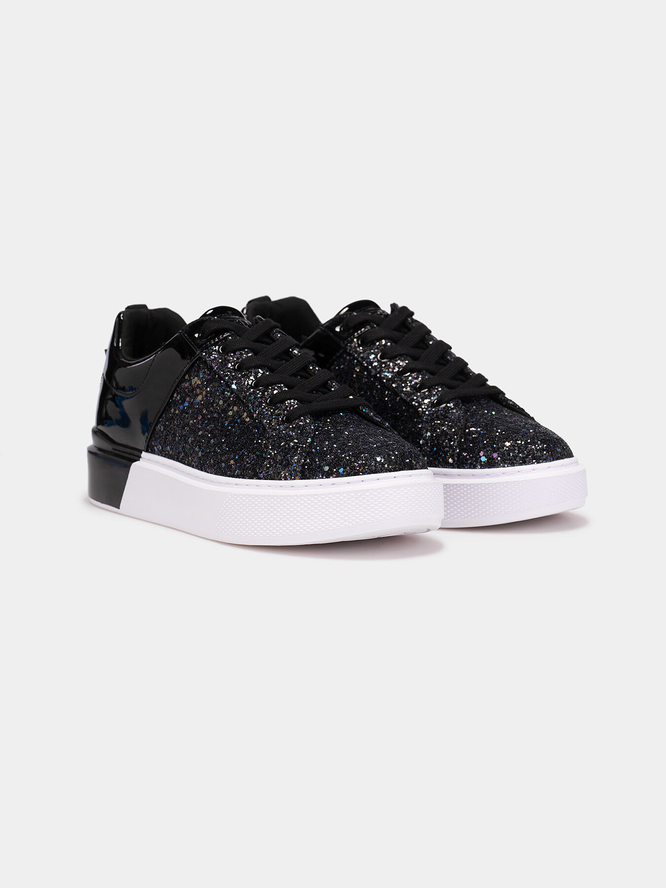 HARLIA Sneakers brand GUESS — Globalbrandsstore.com/en
