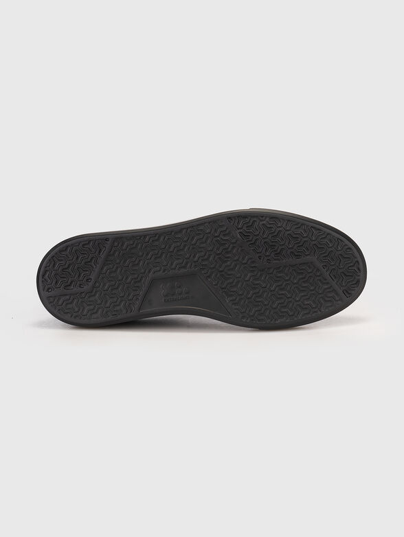 Black sports shoes - 5
