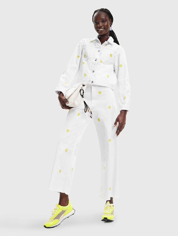 DITA cropped denim jacket with floral accents - 2