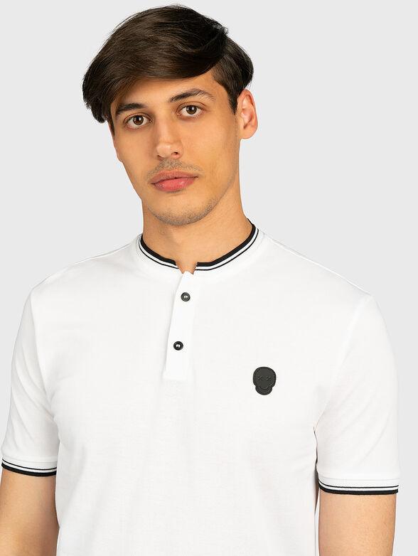 Black polo-shirt with contrasting collar - 6