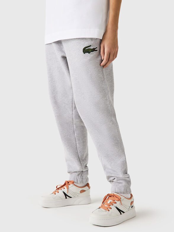Sports trousers with accent logo  - 3