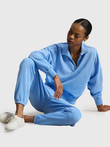 Sports trousers with elastic waist - 4