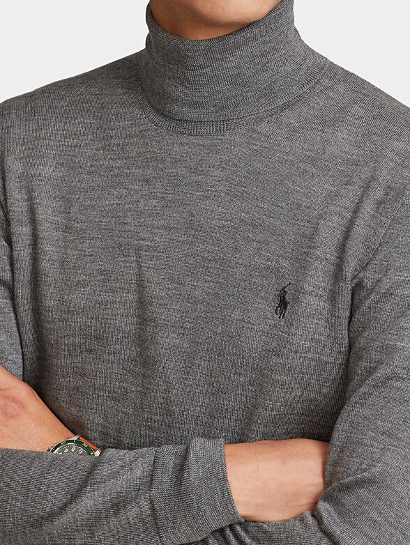 Gray wool turtleneck with embroidery logo - 2