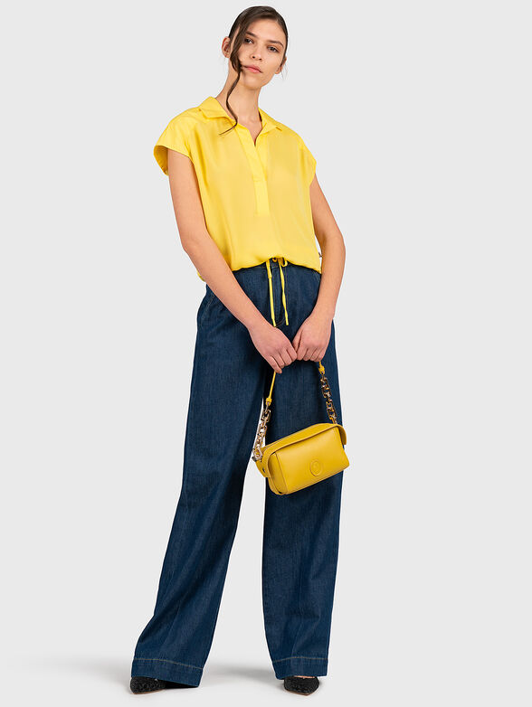 Jeans with wide legs and a metal belt - 3