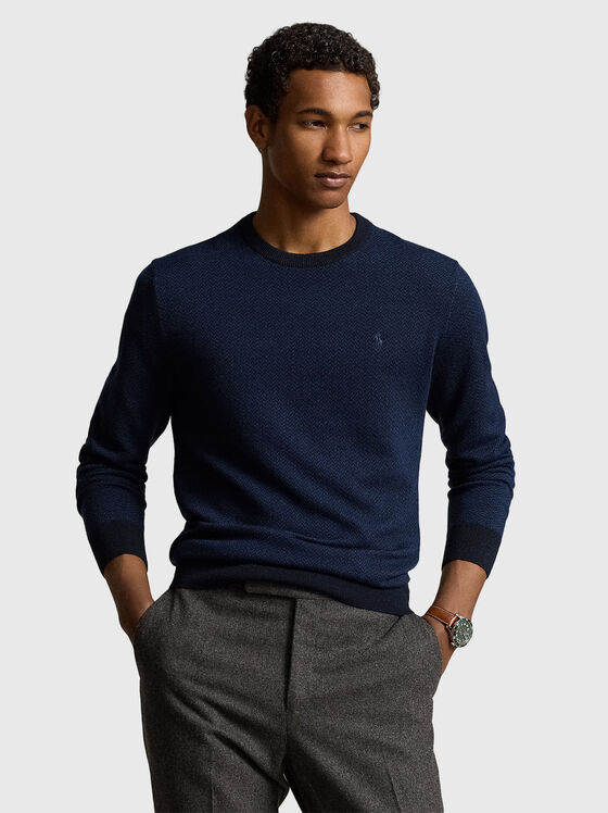 Тъмносин пуловер с овално деколте - 1