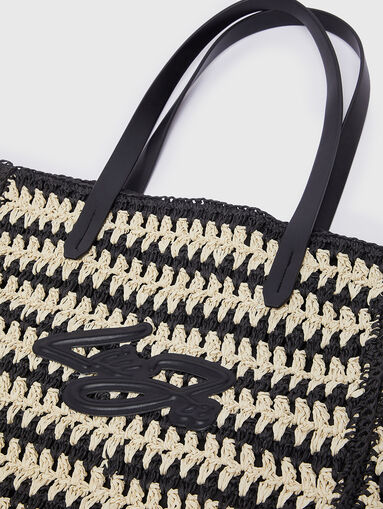 Woven bag with embossed logo - 4