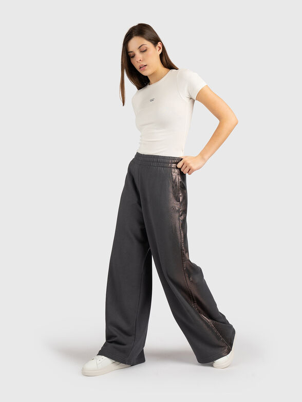 Slim T-shirt with a crew neck - 2