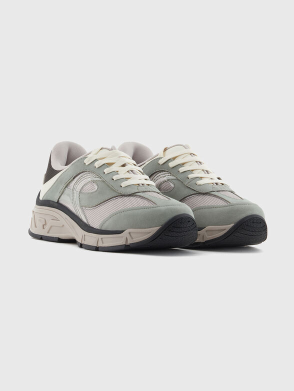 Sports shoes with logo - 2