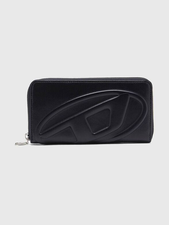 Wallet with embossed logo - 1