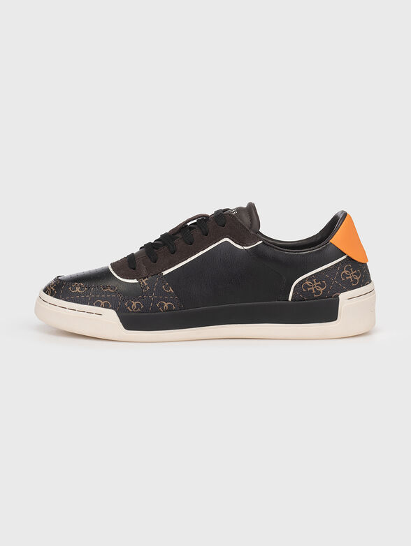 Sports shoes with coloured insert - 4