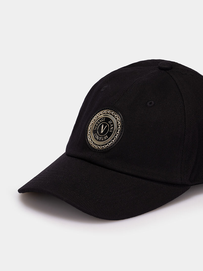 Hat with logo accent - 3