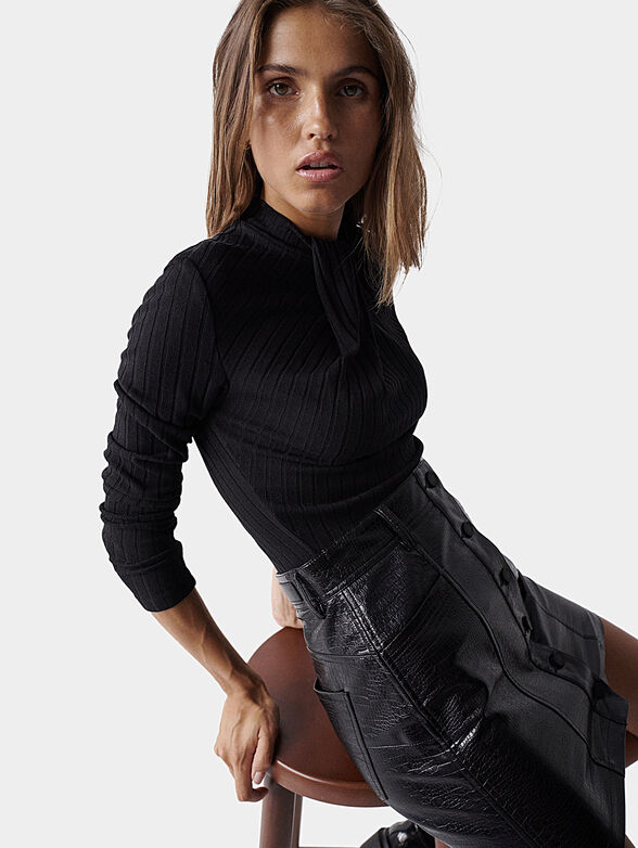Black sweater with ribbed texture - 6