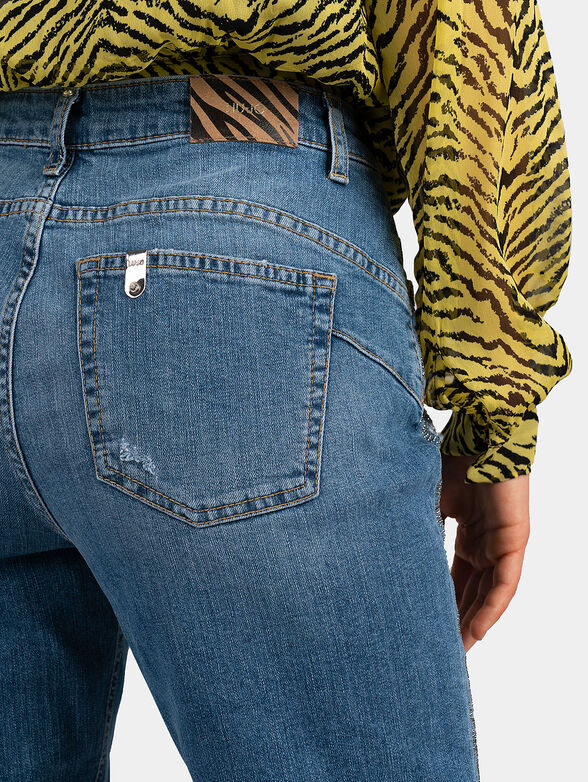 Blue jeans with applied rhinestones - 4