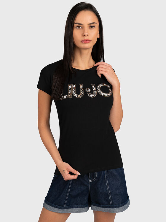 Тениска в черен цвят с лого - 1