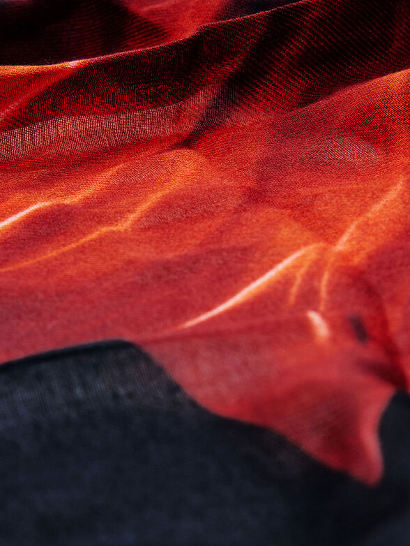 Long scarf with floral print - 4