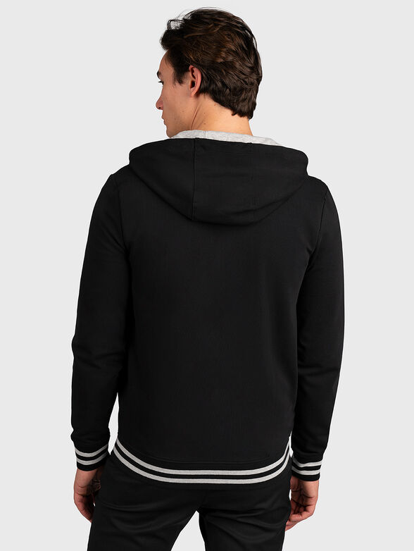 Sweatshirt with hood and zip - 4