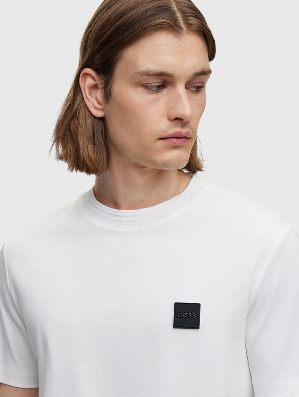 Black t-shirt with logo detail - 4