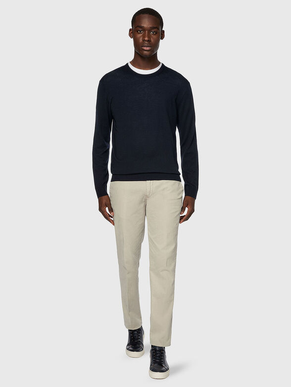 Wool sweater in dark blue - 2