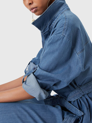 Midi denim dress with belt - 4