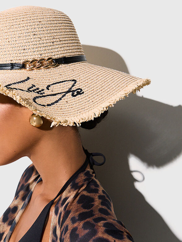 Knitted hat with embroidered logo - 2