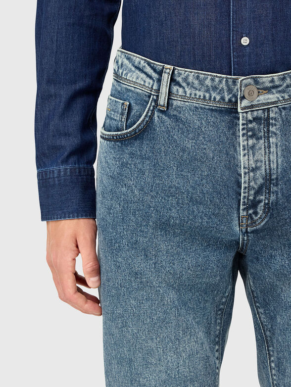 Straight jeans with a washed effect - 3