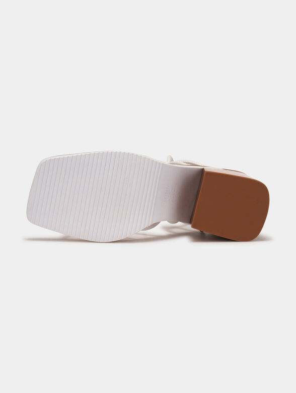 Sandals in white color - 5