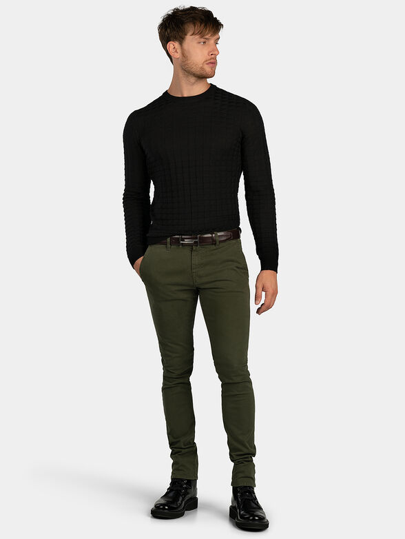 Beige sweater with texture - 4