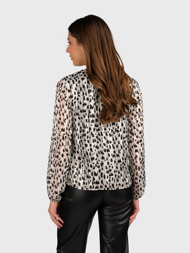 Blouse with contrasting print - 3