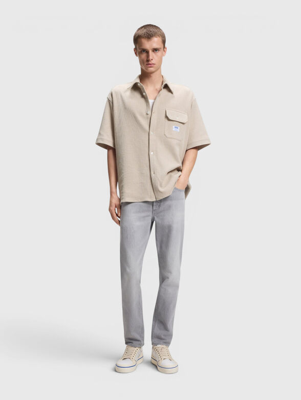 Short-sleeve shirt with a logo patch - 2