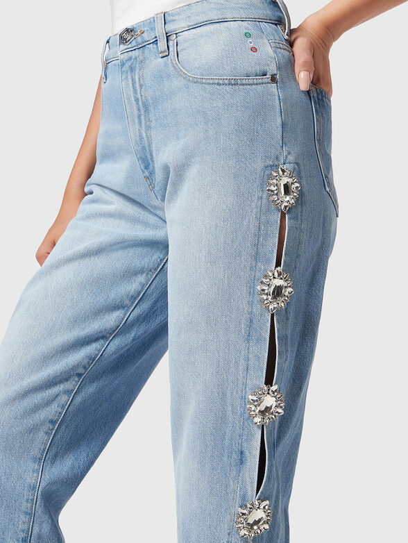 Light blue jeans with brooches - 3
