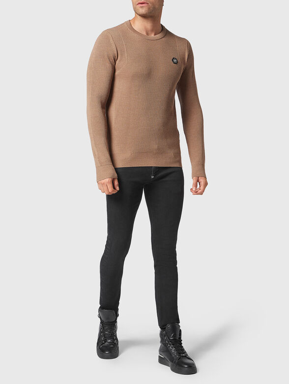Beige sweater with oval neckline  - 2