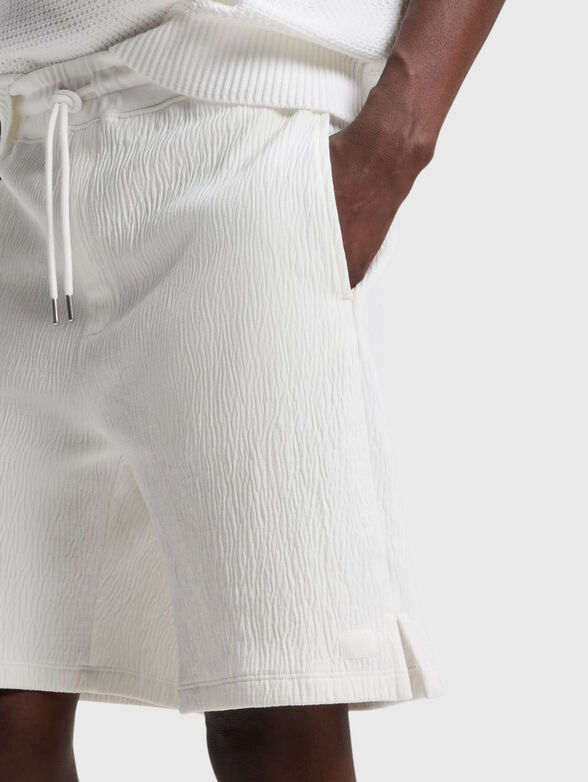 Cotton shorts with creased effect - 4