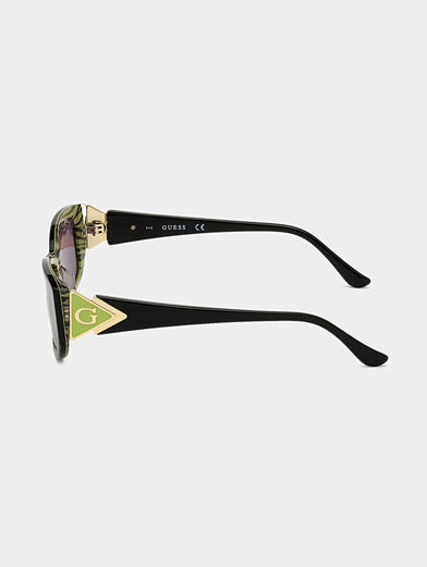 Sun glasses with black frames and logo detail - 2