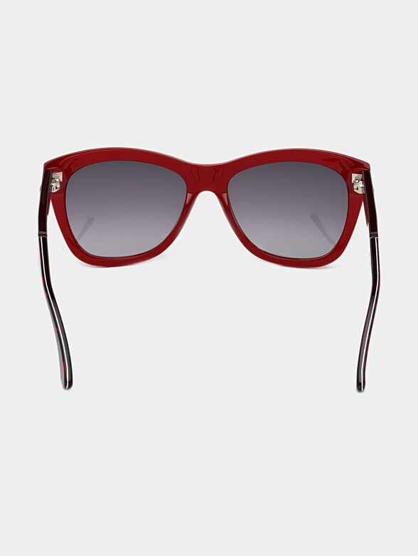 Sunglasses with red frames - 4