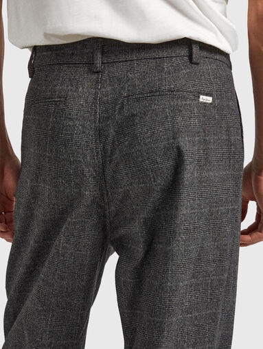 Trousers with checked print - 2