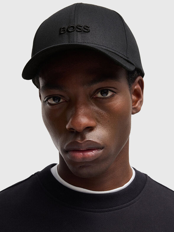 Beige hat with contrasting logo - 2