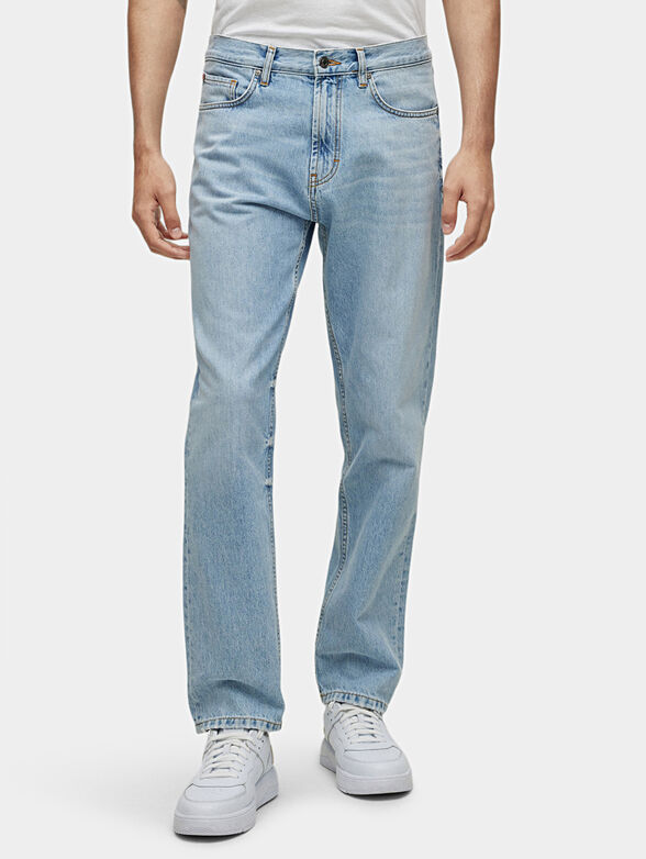 Blue jeans with contrasting logo detail - 1