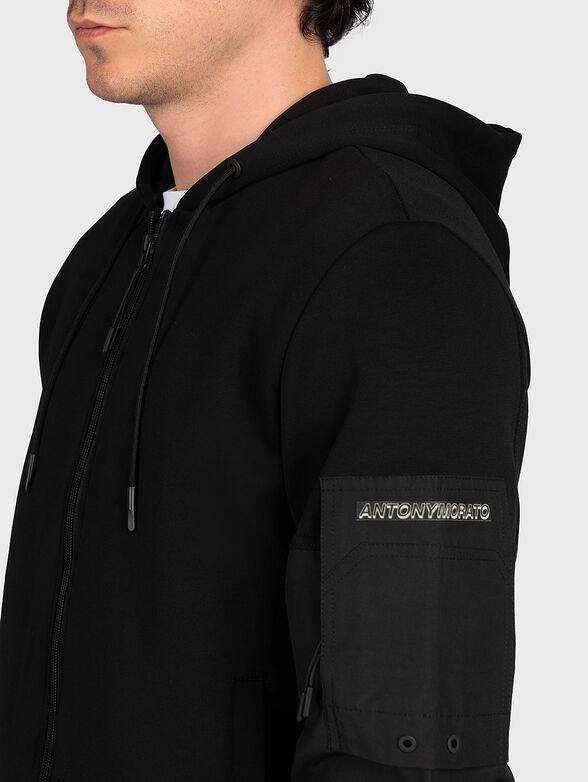 Black sports sweatshirt with zip and hood - 3