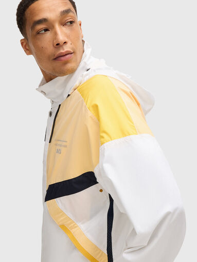 Jacket with color-block effect - 5