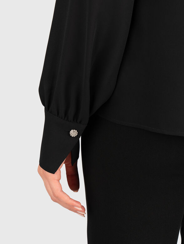 Shirt with accent buttons - 6