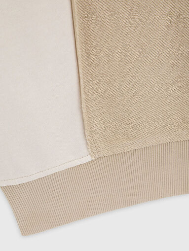 Sweatshirt with pocket - 5