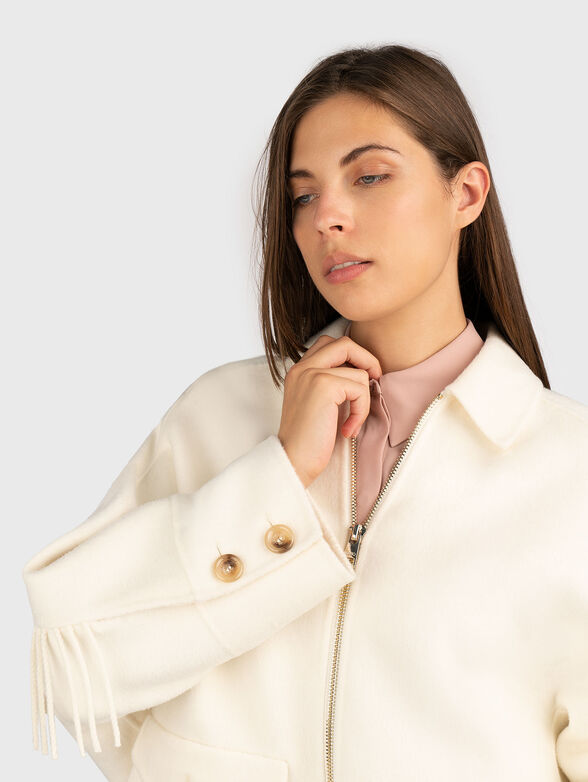 Short coat with accent buttons - 4