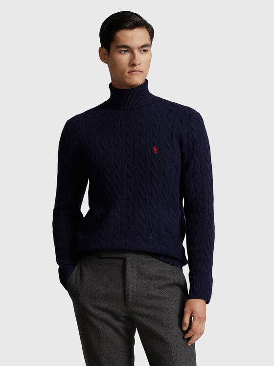 Пуловер с поло яка и контрастна бродерия - 1