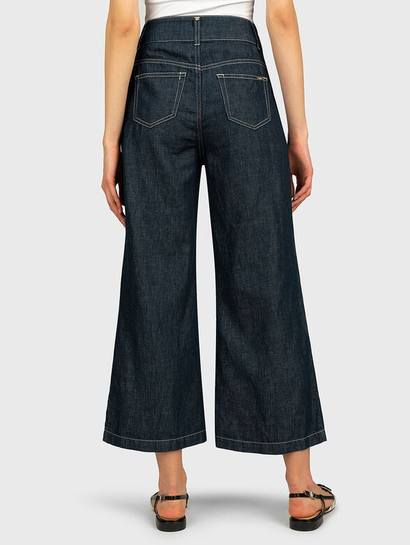 High-wasted jeans with flared legs - 2