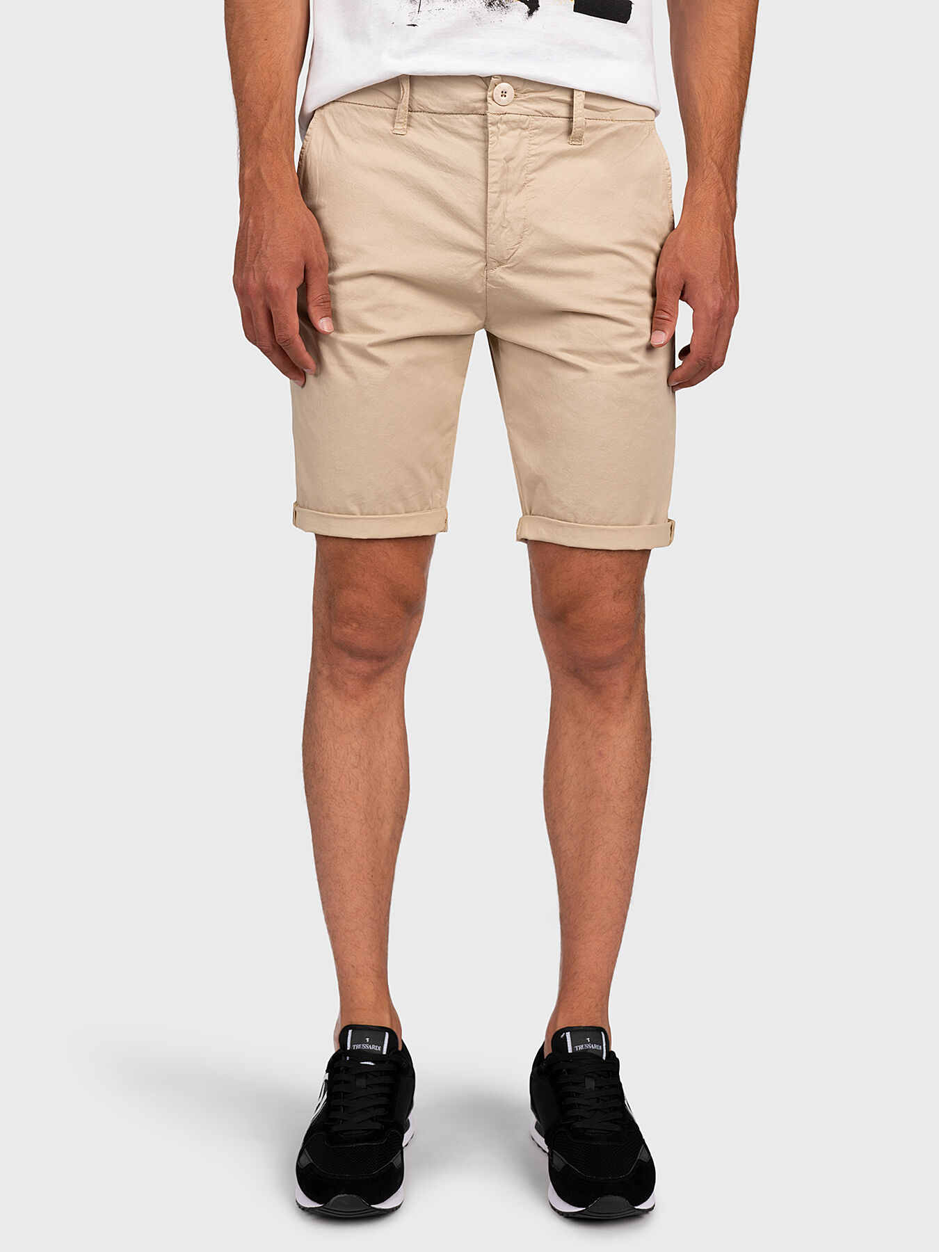 MYRON chino shorts brand GUESS 
