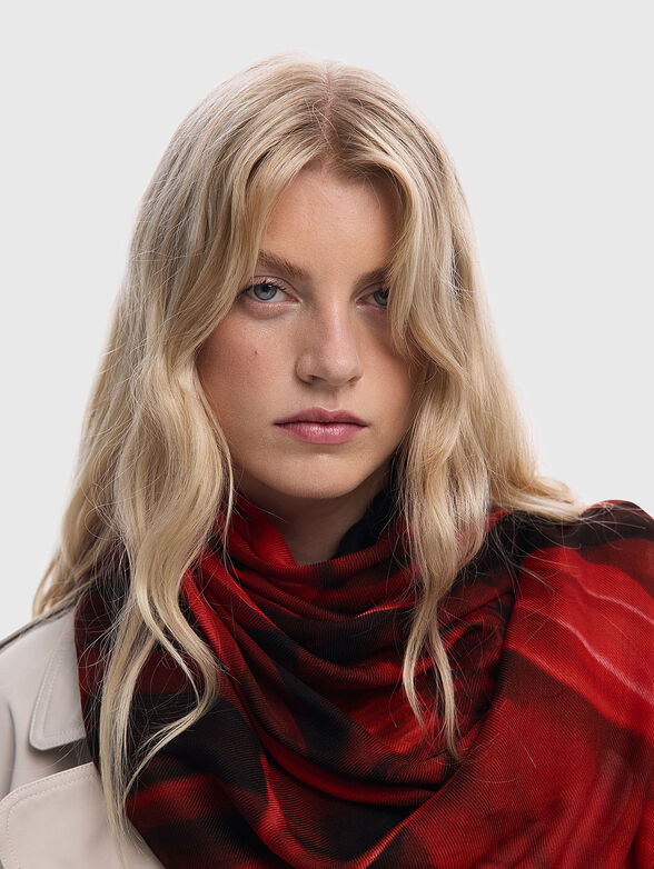 Long scarf with floral print - 5