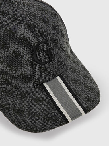 Baseball cap with logo - 4