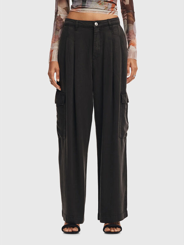 Cargo jeans with wide legs - 1