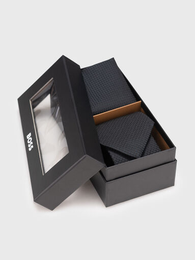 Silk printed tie and handkerchief set - 5