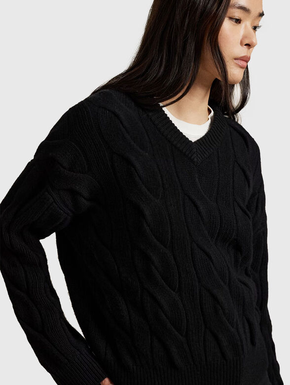 Cable knit wool and cashmere V-neck jumper - 4